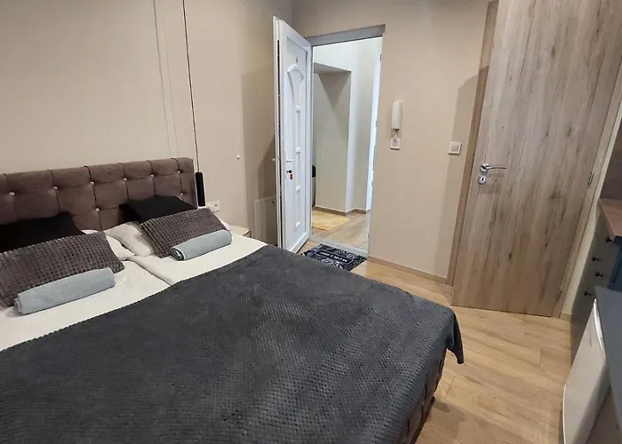 Foeldvary 3In1 Apartments